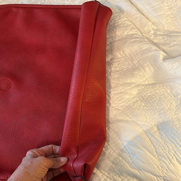 Large Faux Leather Tote Great for the Holidays - Picture 3 of 8